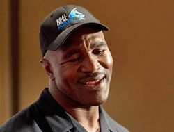 фото - Эвандер Холифилд: «Если Кличко согласны, я готов драться за их титулы»