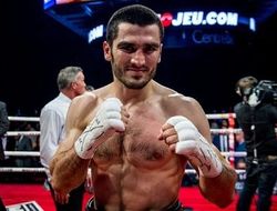 фото - СМИ: Бетербиев передумал драться в андеркарде у Альвареса и Филдинга