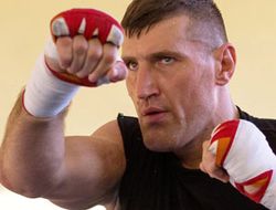 фото - Мариуш Вах победил Гбенгу Олуокуна