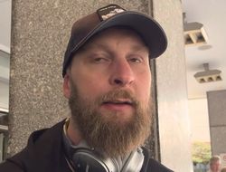 фото - Первое интервью Хелениуса после нокаута от Уайлдера: «Немножко грустно»