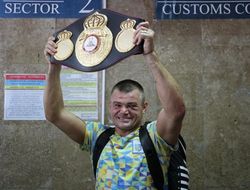 фото - Украинец Виктор Поляков выступит в андеркарде боя Юбэнк−Йылдырым