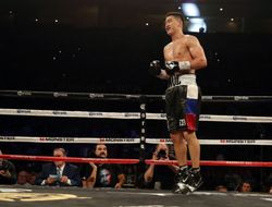 фото - Бивол подерётся в андеркарде у Усика? Боец выбирает между Херном и Хэймоном