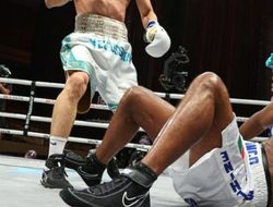 фото - Мвакиньо нокаутировал Индонго, украинец Бабич победил в Турции: видео