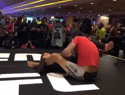 фото - По ком плачет Голливуд? Зацените перформанс Ортеги — яркое видео