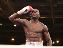 фото - Стив Каннингхэм побывал в нокдауне, но победил