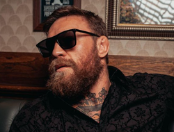 фото - Конор Макгрегор высмеял Флойда Мейвезера