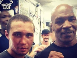 фото - Кличко сам себе парикмахер, «Берегите лес — вырубайте людей», Бриедис готов к адреналину — соцсети 