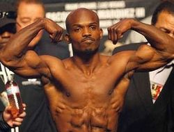 фото - Брэдли: «Называйте меня сумасшедшим, но я буду драться с Головкиным в среднем весе!»