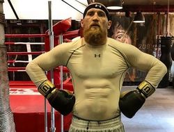 фото - Делай как Петрович: Дмитрий Кудряшов неистово молотит мешок хуками