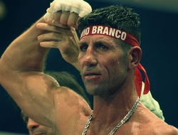 фото - Рахиму Чахкиеву намерены привезти итальянского «Варвара» Бранко