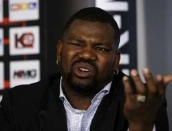 фото - Хуан Карлос Гомес быстро забил Аднана Бахуралью