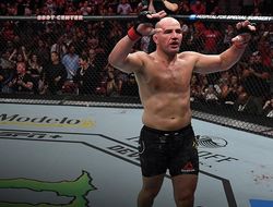 фото - Гловер Тейшейра задушил Тьяго Сантоса в невероятной драме на UFC on ESPN 17