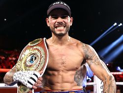 фото - Арнольд Барбоса жаждет драться с Теофимо Лопесом: «Никогда не хотел так сильно!»