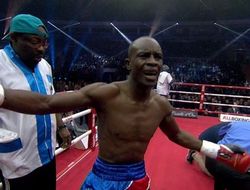 фото - Промоутер попытается опротестовать контракт Индонго с Лу Дибелла