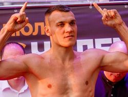 фото - Боб Арум забрал в Top Rank ветерана Максима Власова