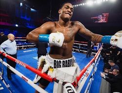 фото - Топ-проспект хэвивейта Андерсон нанёс дебютное досрочное поражение Пересу