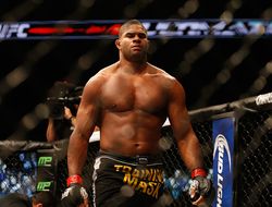 фото - UFC 209: Алистар Оверим нокаутировал Марка Ханта в реванше