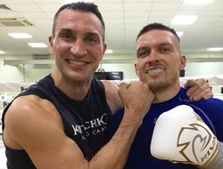 фото - Владимир Кличко готов помочь Усику в подготовке к бою с Чисорой