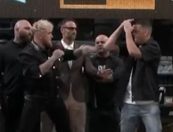 фото - Первая встреча Джейка Пола и Нейта Диаса. Без рукоприкладства не обошлось — видео