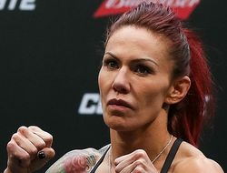 фото - Крис Жустино заявила, что побьёт Ронду Роузи на UFC 219