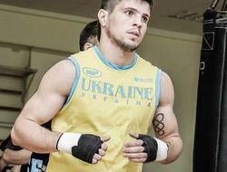 фото - Евгений Хитров нокаутировал Криса Чэтмена