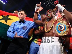 фото - Айзек Догбо быстро уничтожил Хиденори Отаке