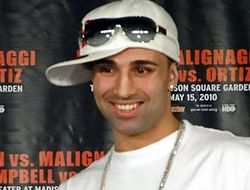 фото - Пол Малиньяджи пытается привлечь внимание Деяна Завеца