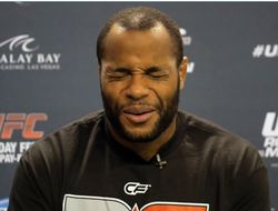 фото - Кормье: «Мы с Джонсом встретимся снова, и я его побью»