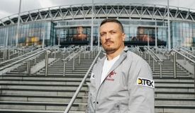 Усик травмирован — промоутер Паркера