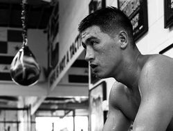 фото - Дмитрий Бивол поздравил Украину с чемпионом Александром Гвоздиком