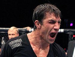 фото - (ММА) Люк Рокхолд отстоял титул чемпиона Strikeforce, побив Кеннеди