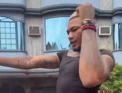 фото - Моралес отжигал на Новый год в женском наряде. Есть видео