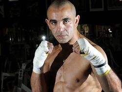 фото - Сэм Солиман проэкзаменует небитого Доминика Уэйда