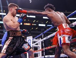 фото - Деревянченко проиграл Адамесу в залихватском махаче: видео