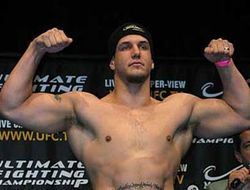 фото - (ММА) Фрэнк Мир травмировался и не будет драться с Дэниелом Кормье