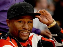 фото - Мэйуэзер: Один звонок — и о бое Альварес-Хан забудут