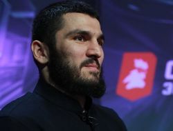 фото - Артур Бетербиев — об очередном переносе боя и смене оппонента