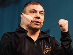 фото - Цзю о поражении Ломаченко, Кроуфорд играет на гитаре, большая драка в ринге от Ковалёва — соцсети 