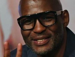 фото - Реванш Альвареса и Головкина станет повторением реванша Уорда и Ковалёва — мнение Хопкинса