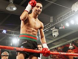 фото - Фернандо Монтиэль быстро нокаутировал Хесуса Риоса