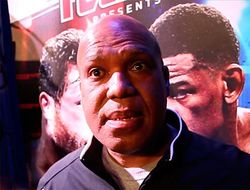 фото - Комми усадит Ломаченко на задницу, и это не будет флеш-нокдаун — тренер