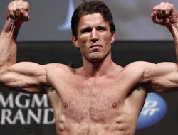 фото - Чел Соннен: «Флойд Мэйуэзер крут - он заработал миллионы на битье лохов»