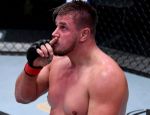 Александр Романов потерпел первое поражение в UFC