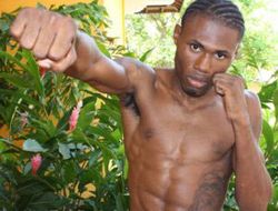 фото - Николас Уолтерс защитил титул WBA, дебютировав в США с яркой победы