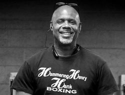 фото - От коронавируса умер Али Салаам — отец-тренер Тони Харрисона: ему было 59 лет