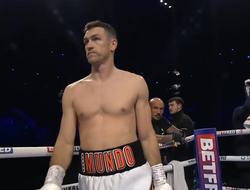 фото - Смит вернулся после поражения Бетербиеву и избил Галвана: видео