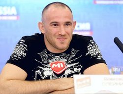 фото - «Удав» Алексей Олейник быстро задушил ветерана Мирко Филиповича