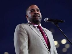 фото - Президент IBF — о поединках Гвоздик-Бетербиев, Головкин-Деревянченко и Ковалёв-Альварес