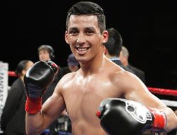 фото - Уго Сентено сокрушил Джеймса Де ла Росу