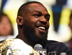 фото - Видео: превью к бою Джона Джонса и Овинса Сен-Прю на UFC 197